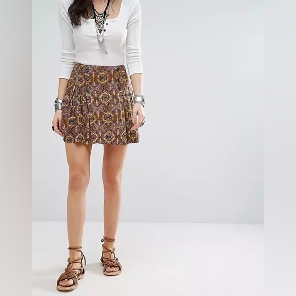 ⚡️10$ sale⚡️ Free People Lovers Lane Graphic Print Pleated Mini Skirt Size 2